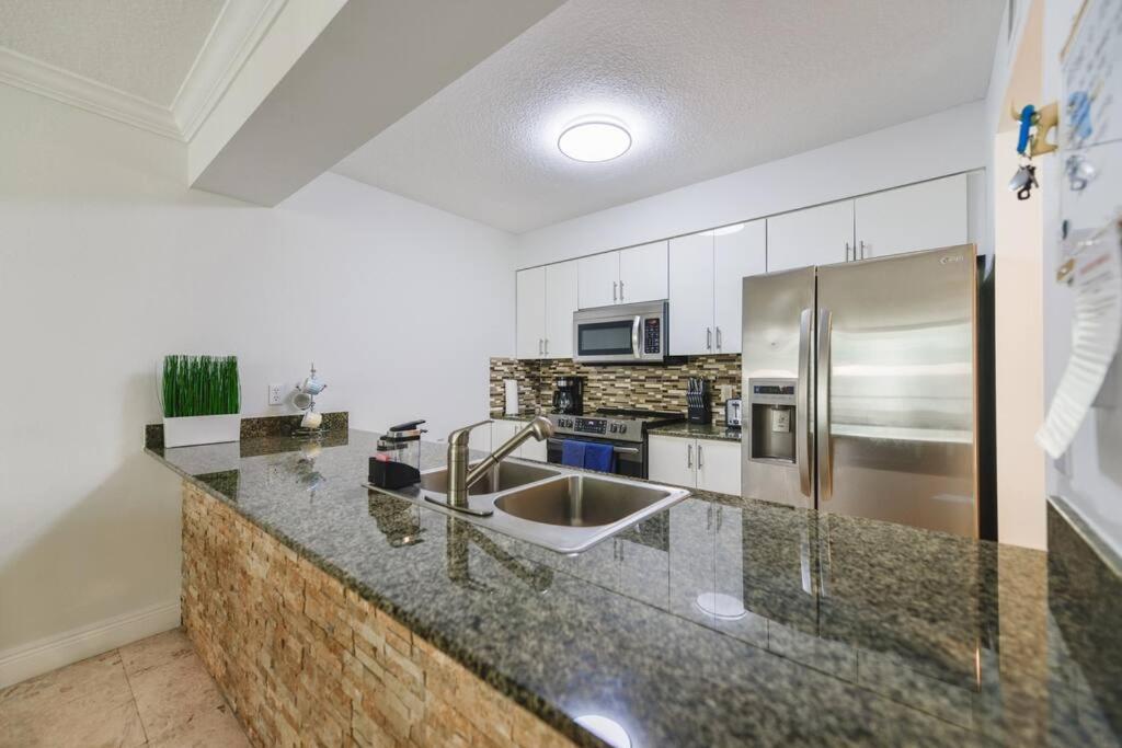 Centric Modern 40Thfloor Brickell Condo Free Parking By Palermo Home 마이애미 외부 사진