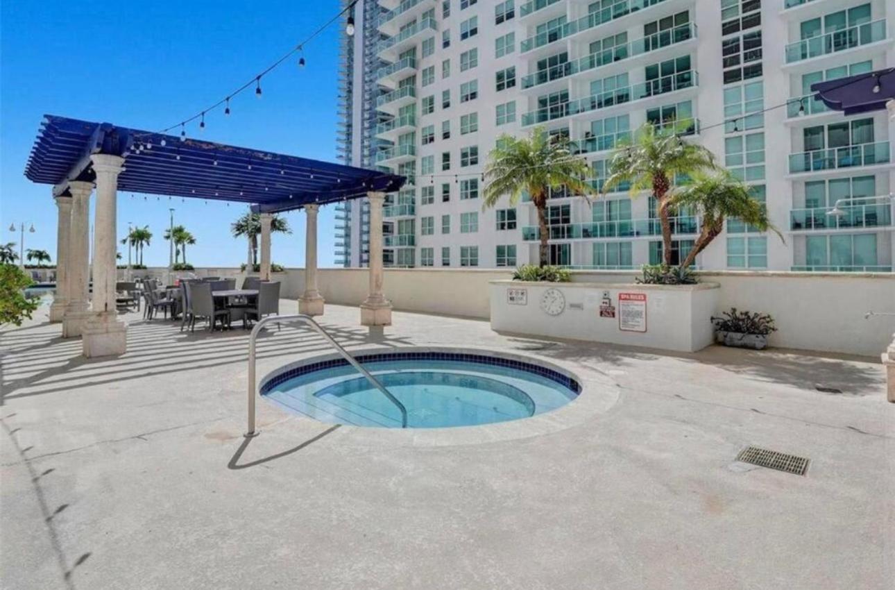 Centric Modern 40Thfloor Brickell Condo Free Parking By Palermo Home 마이애미 외부 사진
